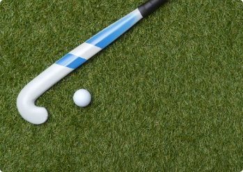 vista-de-angulo-alto-de-la-pelota-en-el-campo